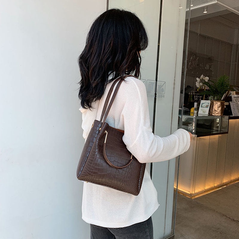 https://cdn.shopify.com/s/files/1/0462/8493/1232/products/H188a0956063f480f89671b6f99de92abb.jpg?v=1666697765
