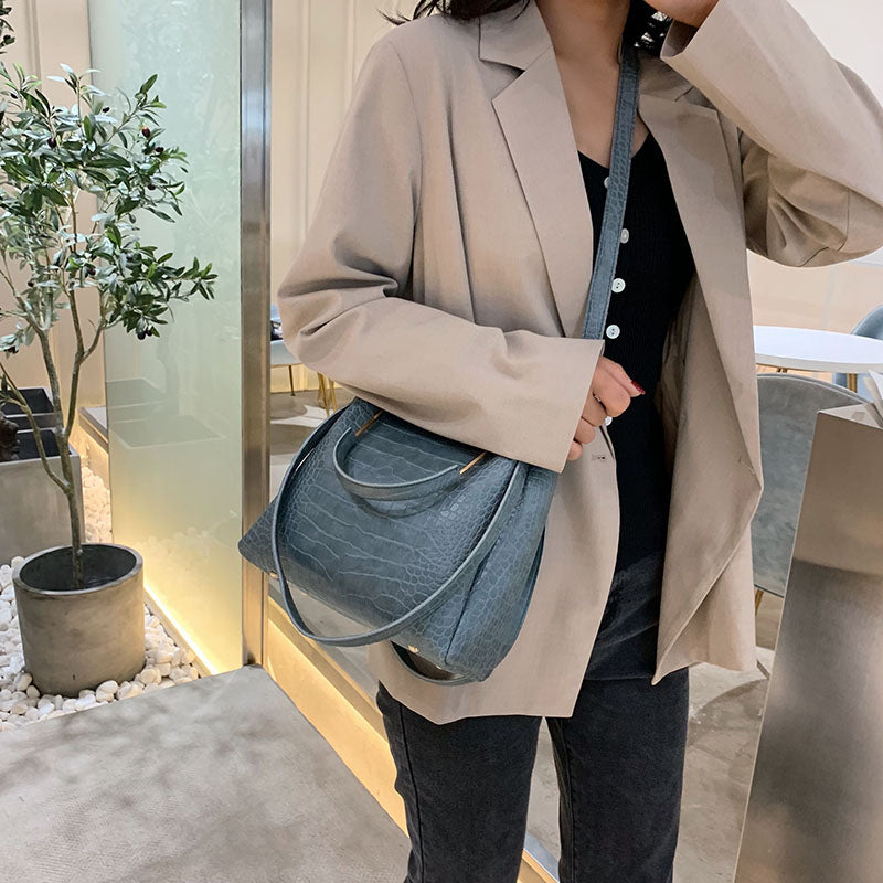 https://cdn.shopify.com/s/files/1/0462/8493/1232/products/Hb5f1ca6cd0ad4e9697c044601a27d16f7.jpg?v=1666697765