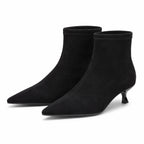 מגפוני קרסול שחורים עם עקב נמוך