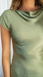 שמלת סאטן ירוקה באורך מידי