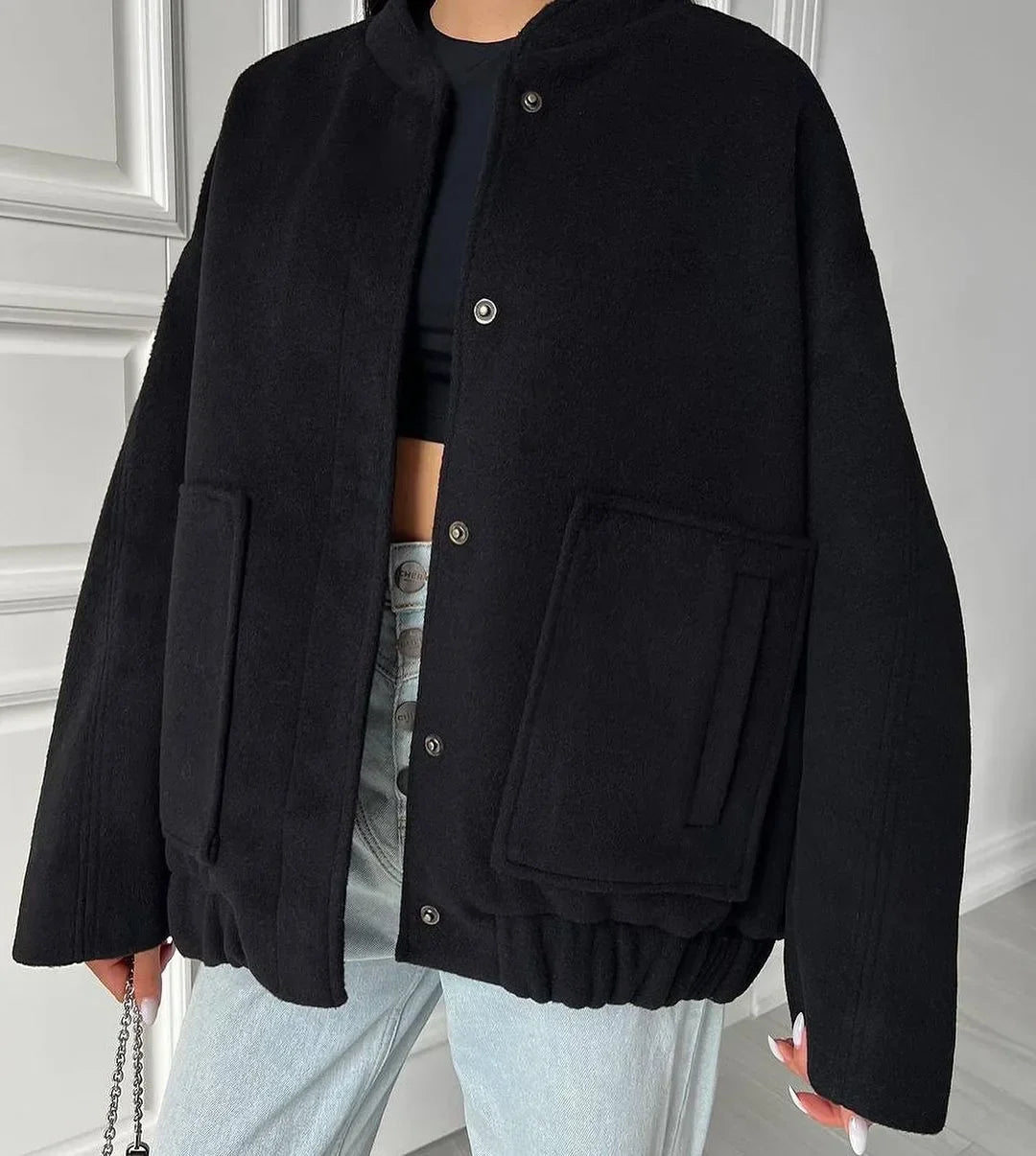ג׳קט בומבר בז׳ עם כיסים גדולים