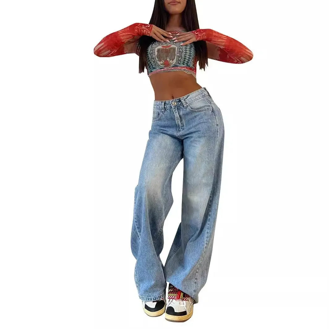 ג׳ינס רחב במותן נמוכה
